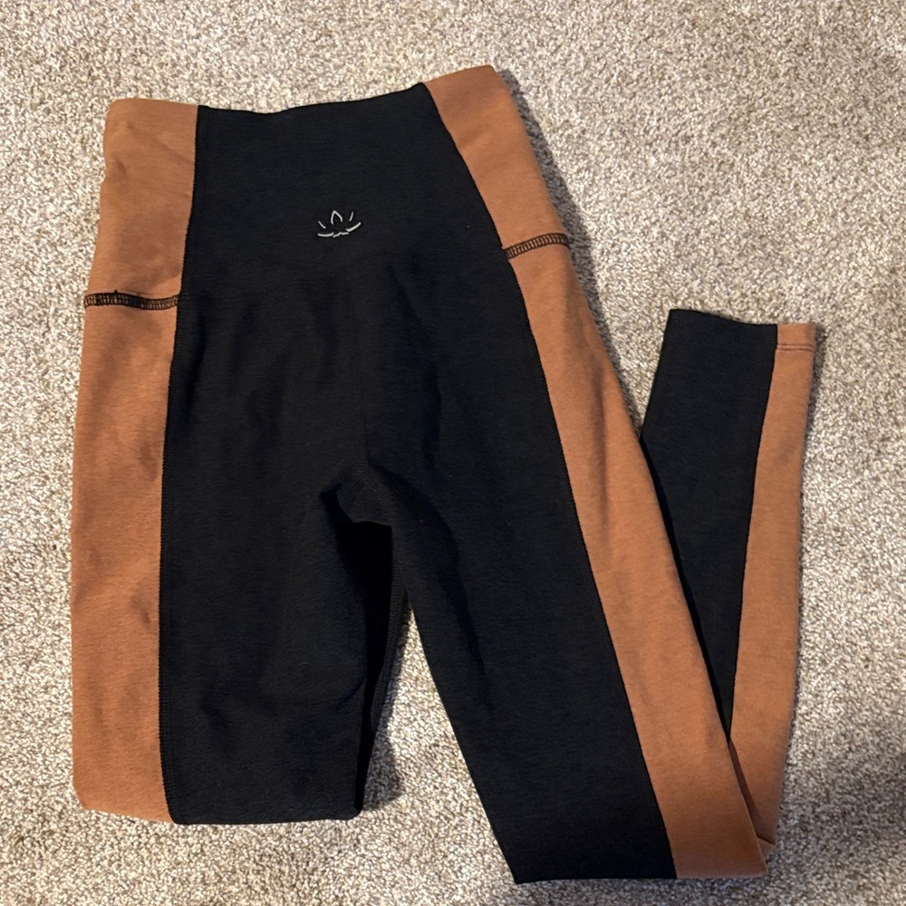 Beyond Yoga Black and Brown Leggings